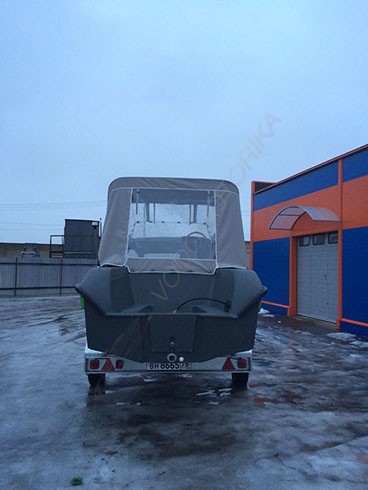 Лодка стеклопластиковая Lima L530 HT